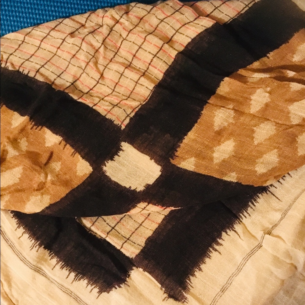 Neutral colors patterned  scarf